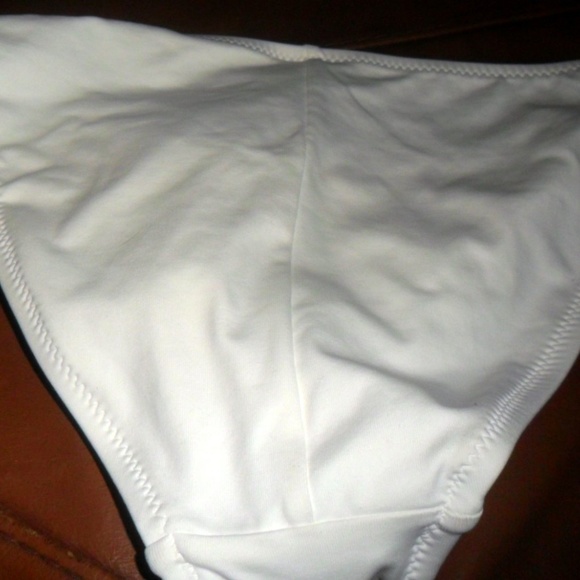 Becca NWOT White Swim Suit Bottom Size XS/XP - Picture 3 of 4